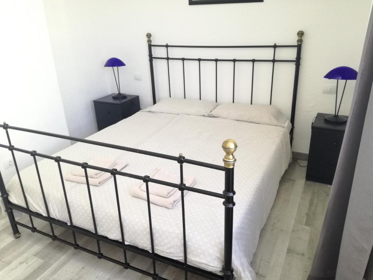 Two Bedroom Apartment 2 Min From Beach Mogan Bagian luar foto