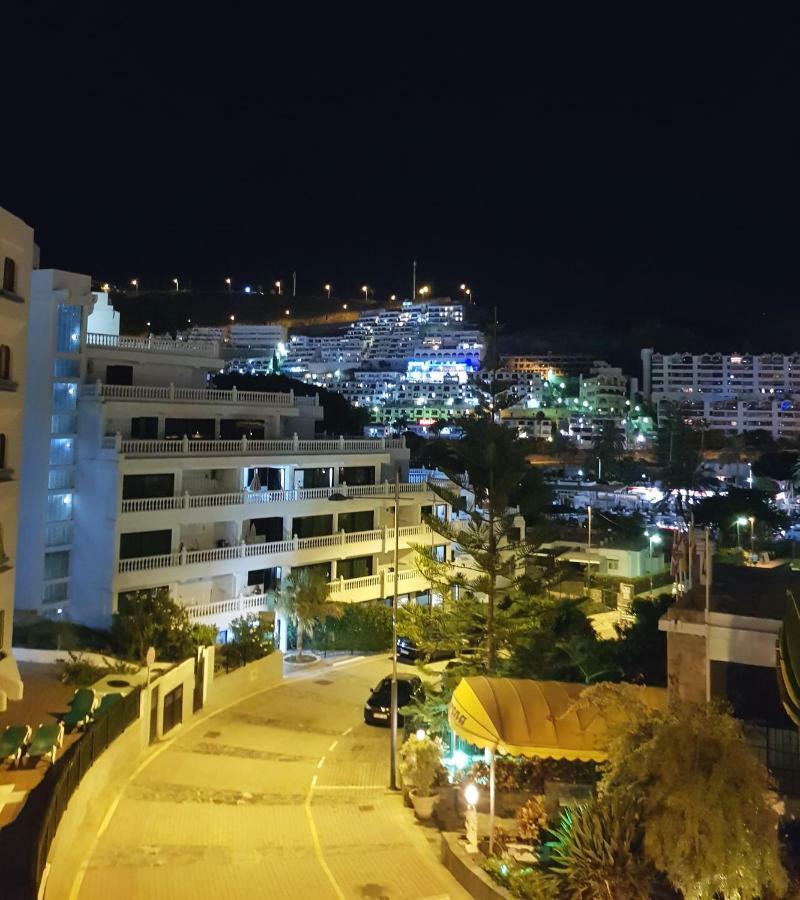 Two Bedroom Apartment 2 Min From Beach Mogan Bagian luar foto