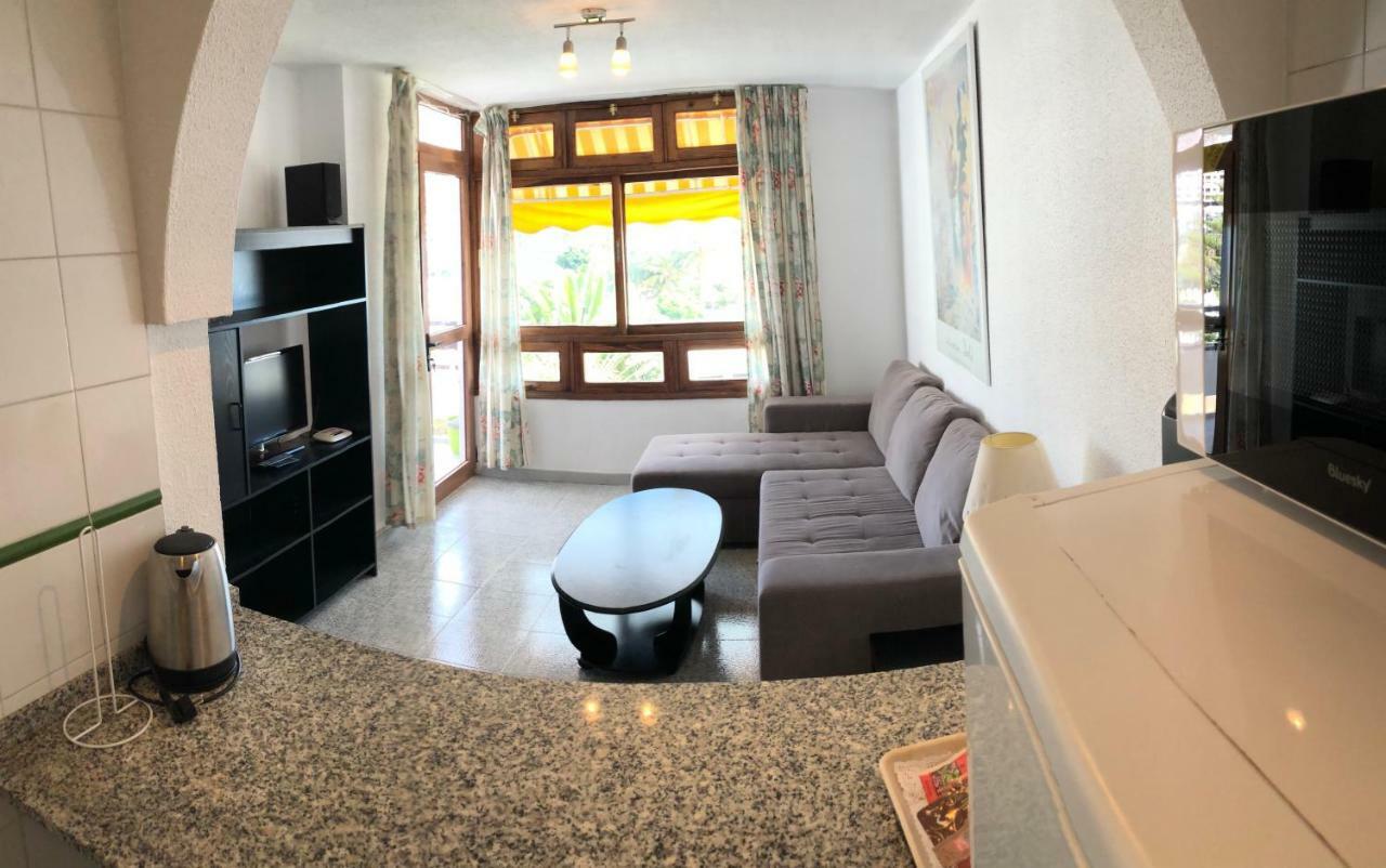 Two Bedroom Apartment 2 Min From Beach Mogan Bagian luar foto