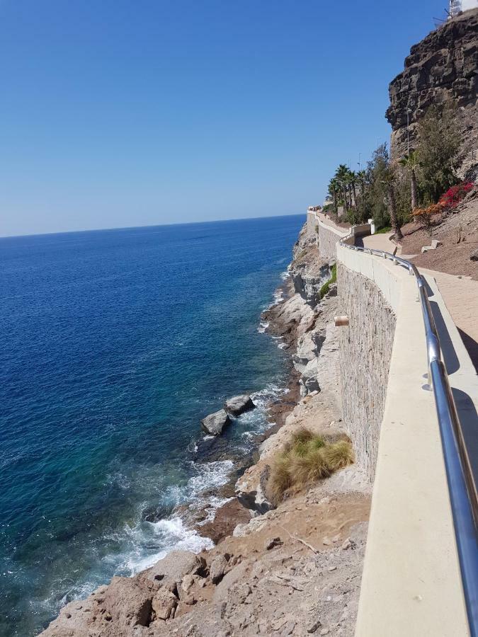 Two Bedroom Apartment 2 Min From Beach Mogan Bagian luar foto
